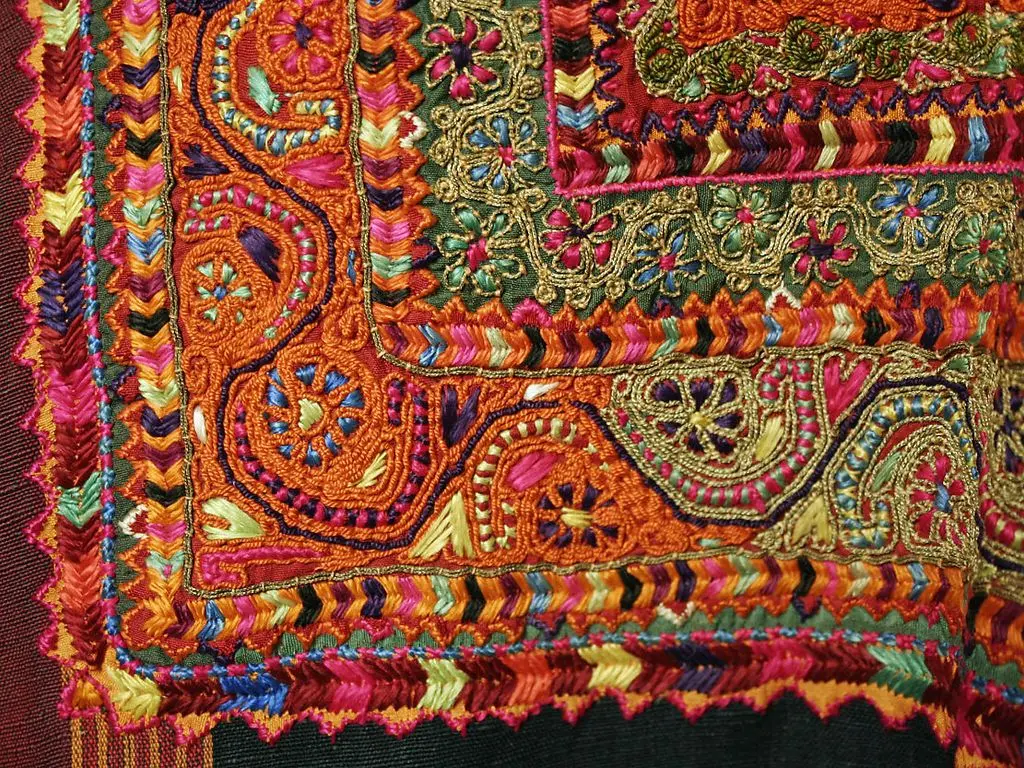 Embroidered scarf 2